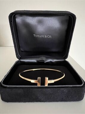 Tiffany & Co. Gold T Wire Bangle Bracelet